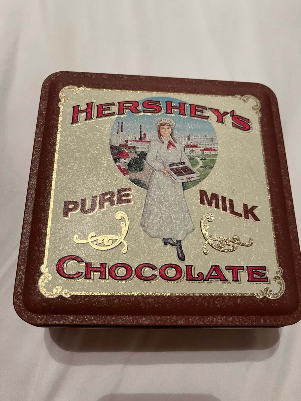 1992 Hershey's Pure Milk Chocolate Collectible Tin - Vintage Edition #2